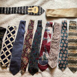Lot of (12) Men's Neck Ties